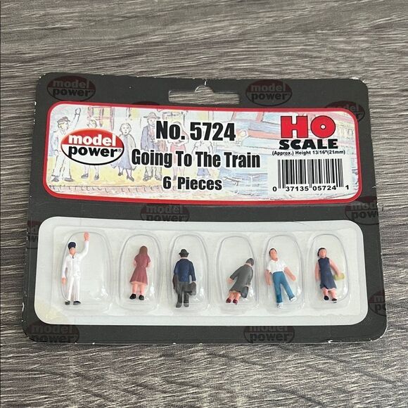 New Model Power Going To The Train - Picture 1 of 4